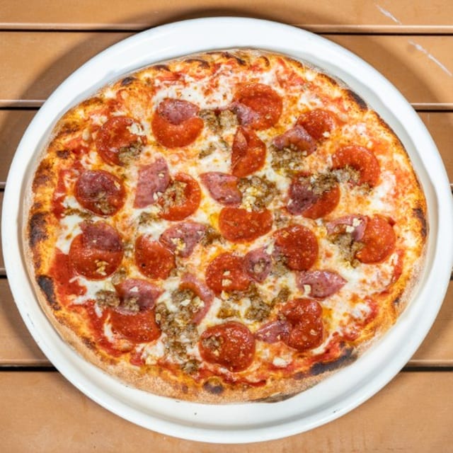 Carne Meat Lovers Pizza (16").