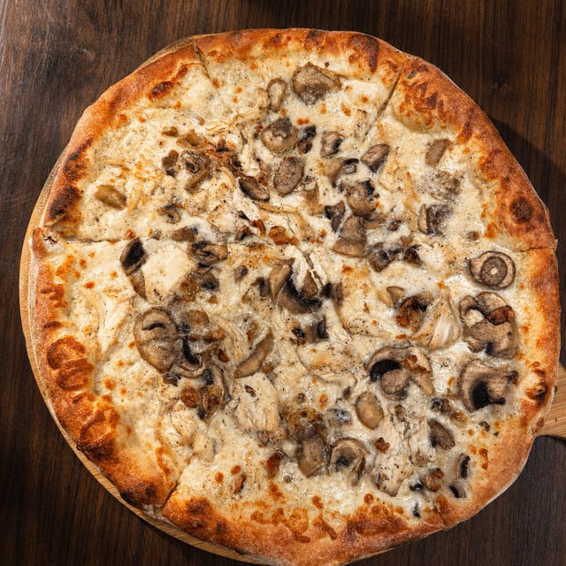 Garlic Cream Dream (16").